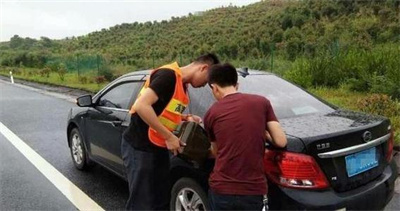 鹤峰永福道路救援